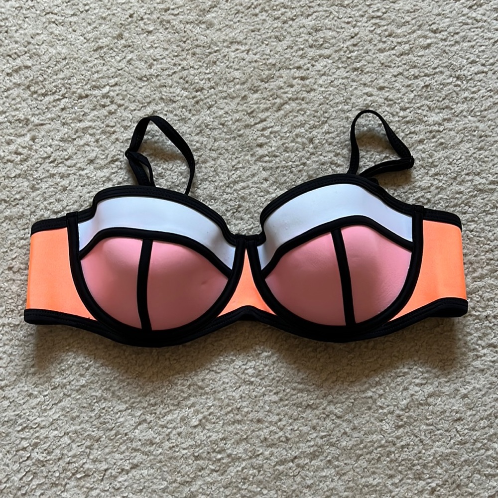 TRIANGL swimwear multicolor bikini top size large